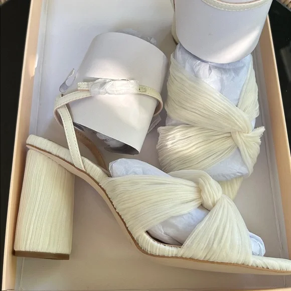 Loeffler Randall reed pearl pleated twist heels size 6B NIB - Picture 4 of 9